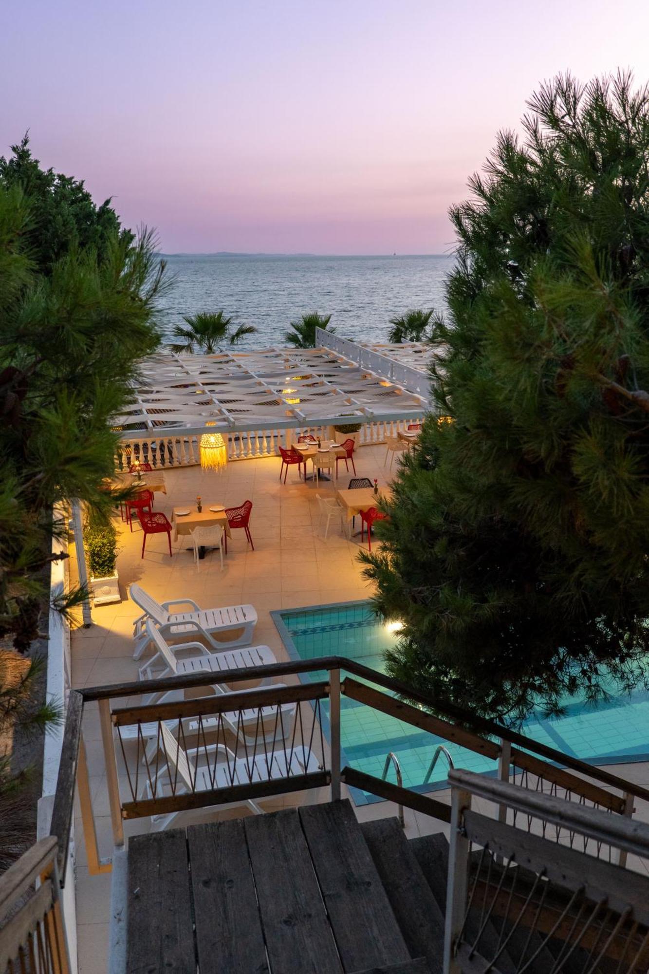 Hotel Sejko Sarandë Exterior foto