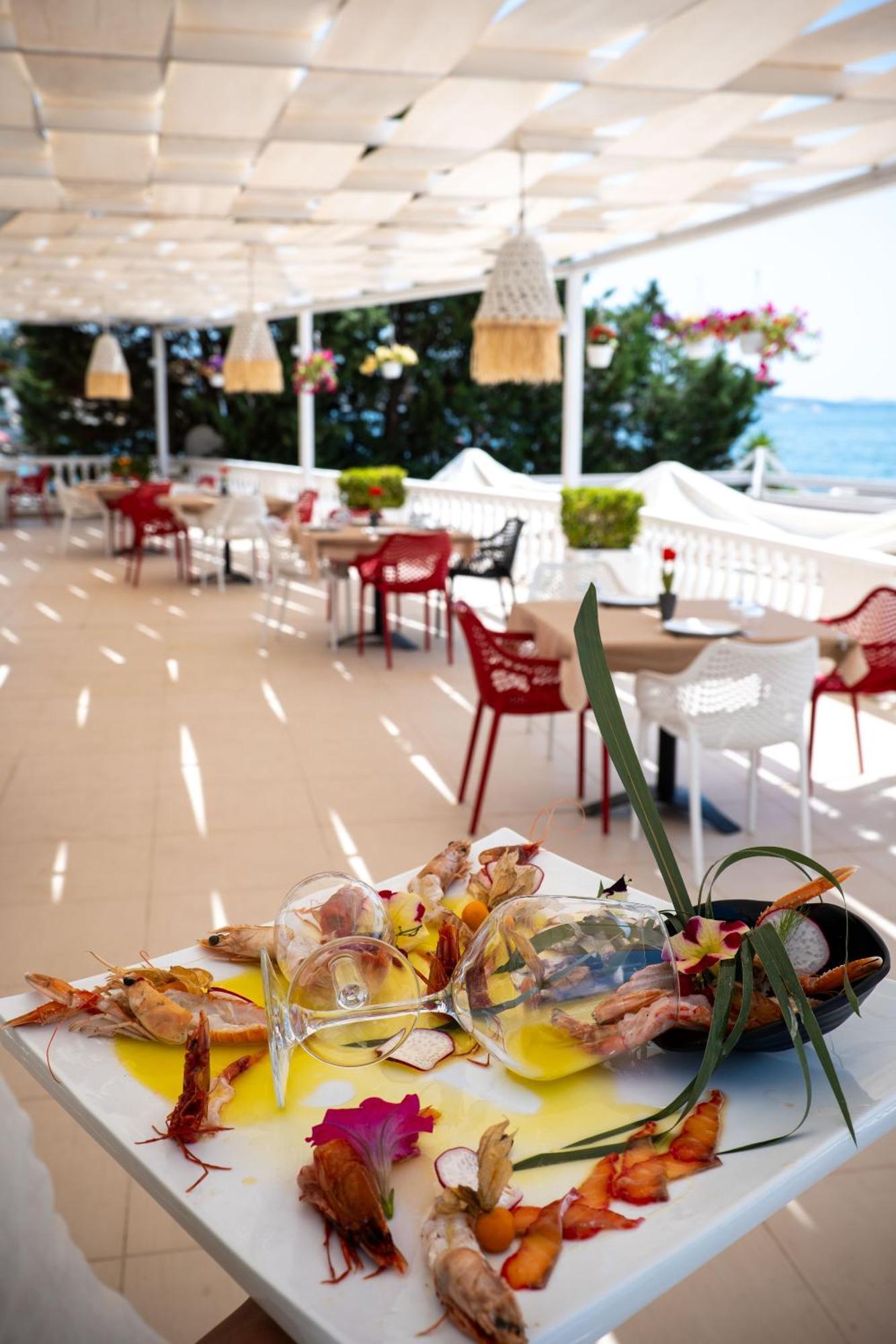 Hotel Sejko Sarandë Exterior foto